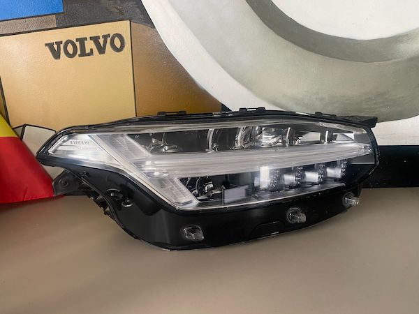 ★美品★車純正VOLVO LED ボルボXC90★左ヘッドライト32228688 Left headlight FULL LED VOLVO XC90 2018+ 32228688